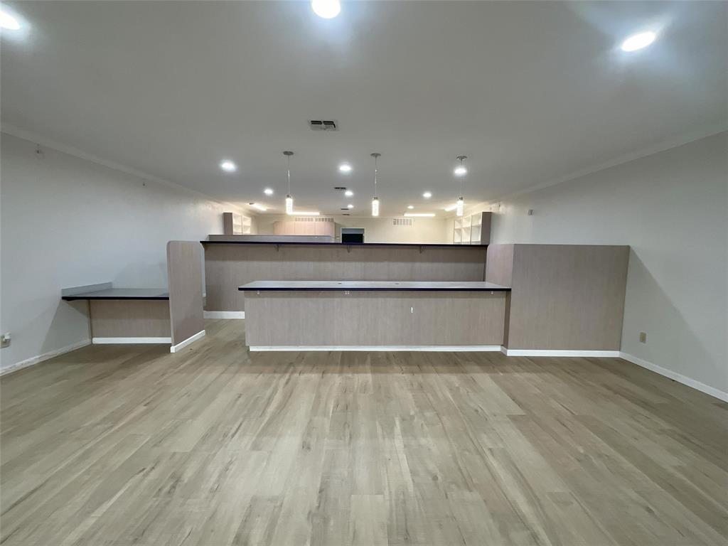 115 N Houston Street Property Photo 6