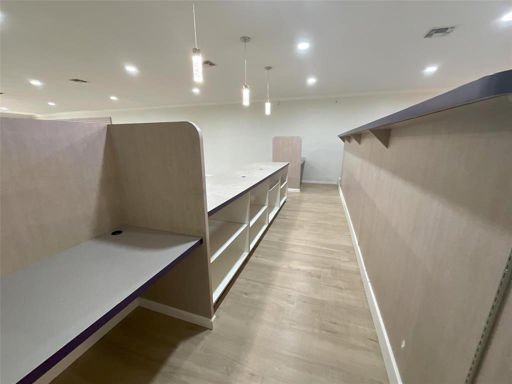 115 N Houston Street Property Photo 9