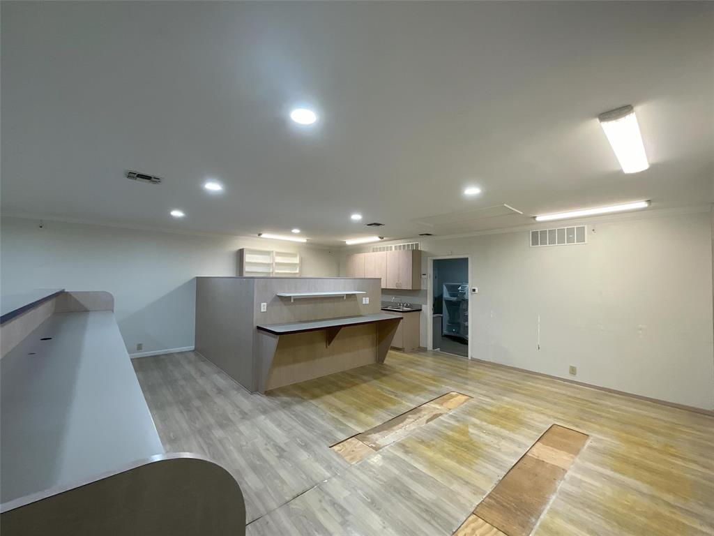 115 N Houston Street Property Photo 10