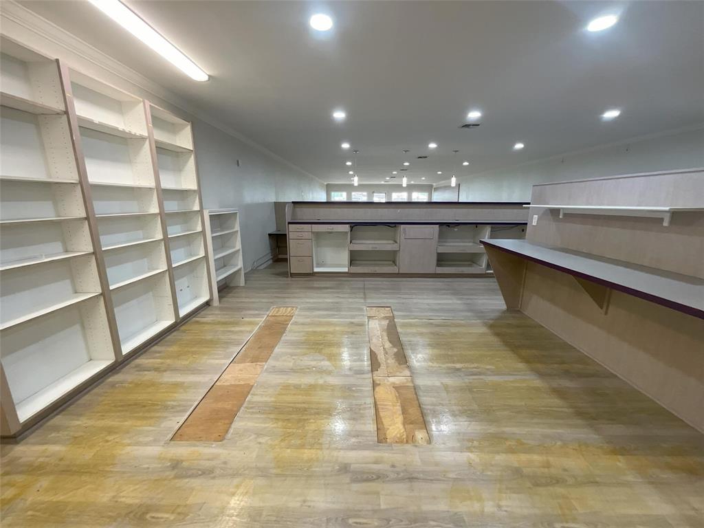115 N Houston Street Property Photo 11