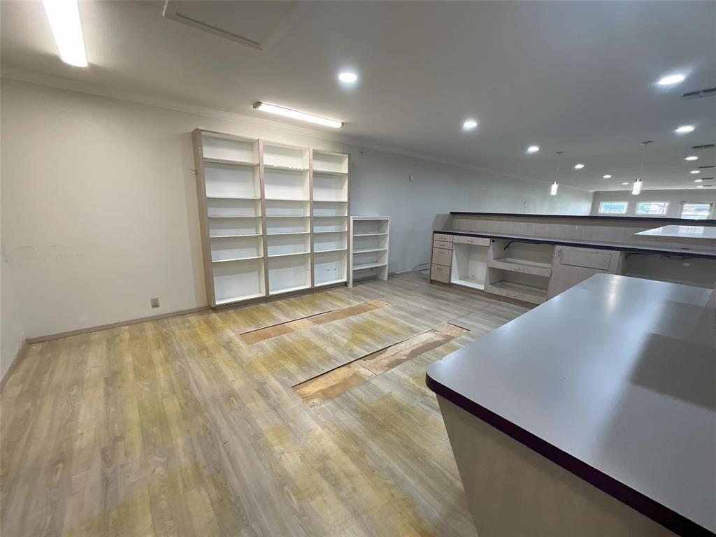 115 N Houston Street Property Photo 15