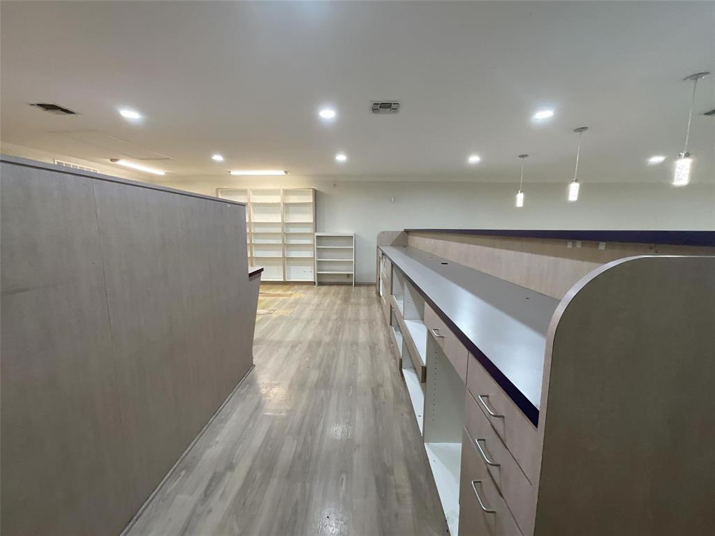 115 N Houston Street Property Photo 17