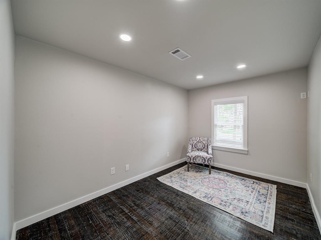 202 N West Street Property Photo 6