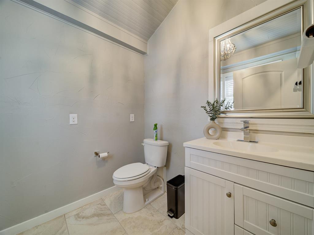 202 N West Street Property Photo 13