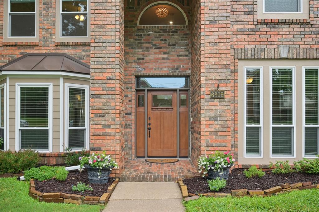 6809 Pentridge Drive Property Photo 1