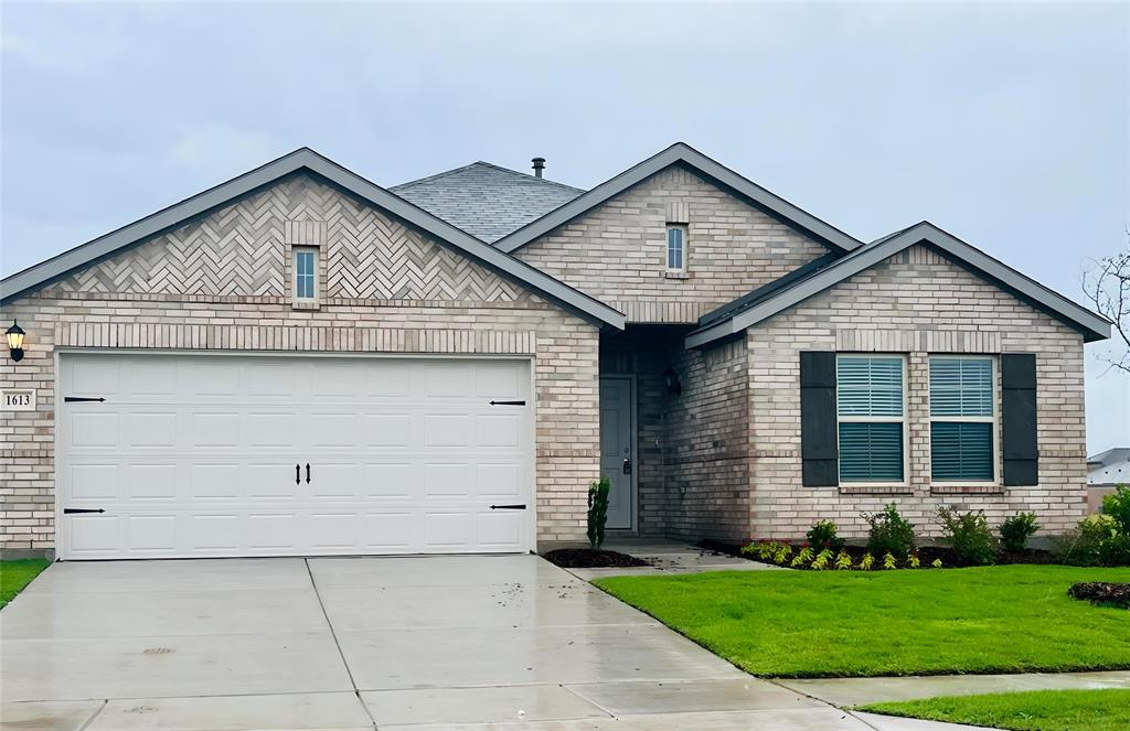 1613 Magallon Drive Property Photo 1