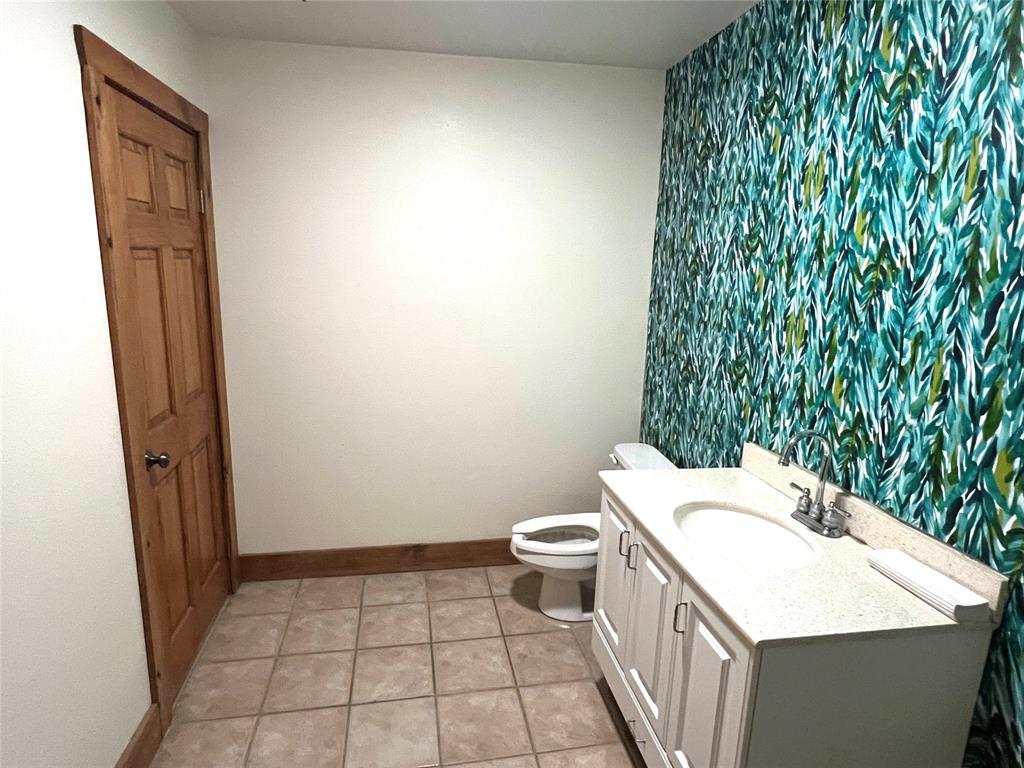 105 S Travis Street 200 Property Photo 17