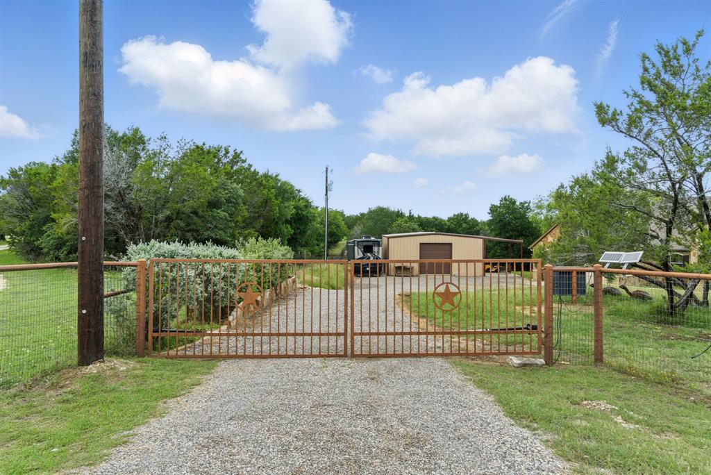 565 Ridgeway Drive Property Photo 7