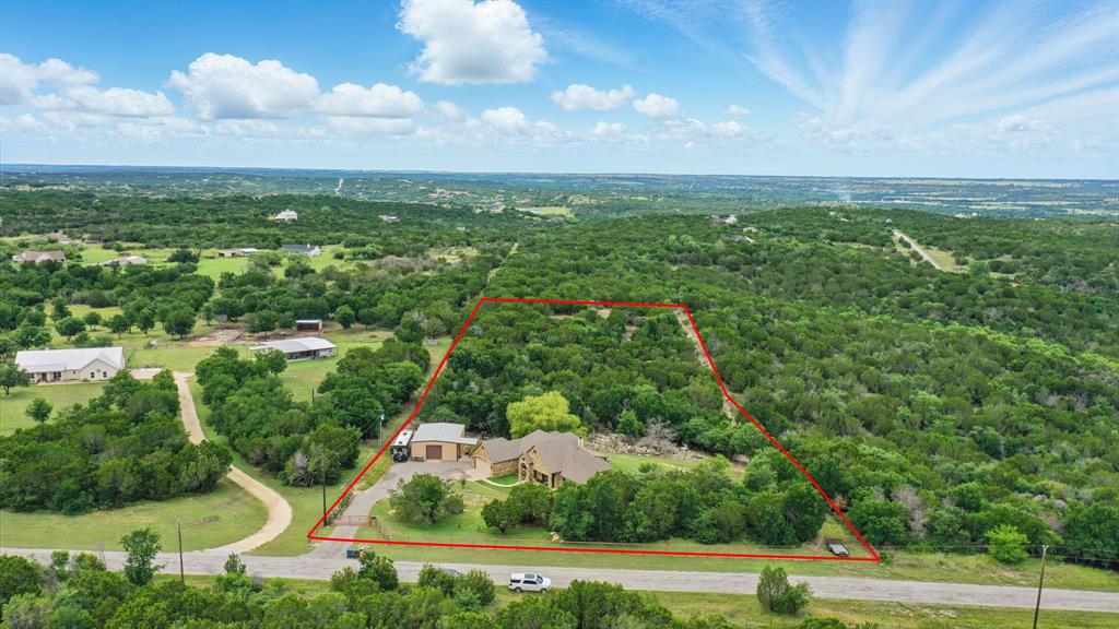 565 Ridgeway Drive Property Photo 8