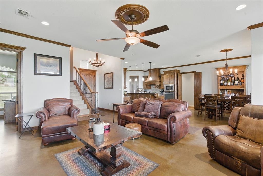 565 Ridgeway Drive Property Photo 12