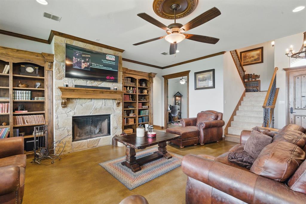 565 Ridgeway Drive Property Photo 14