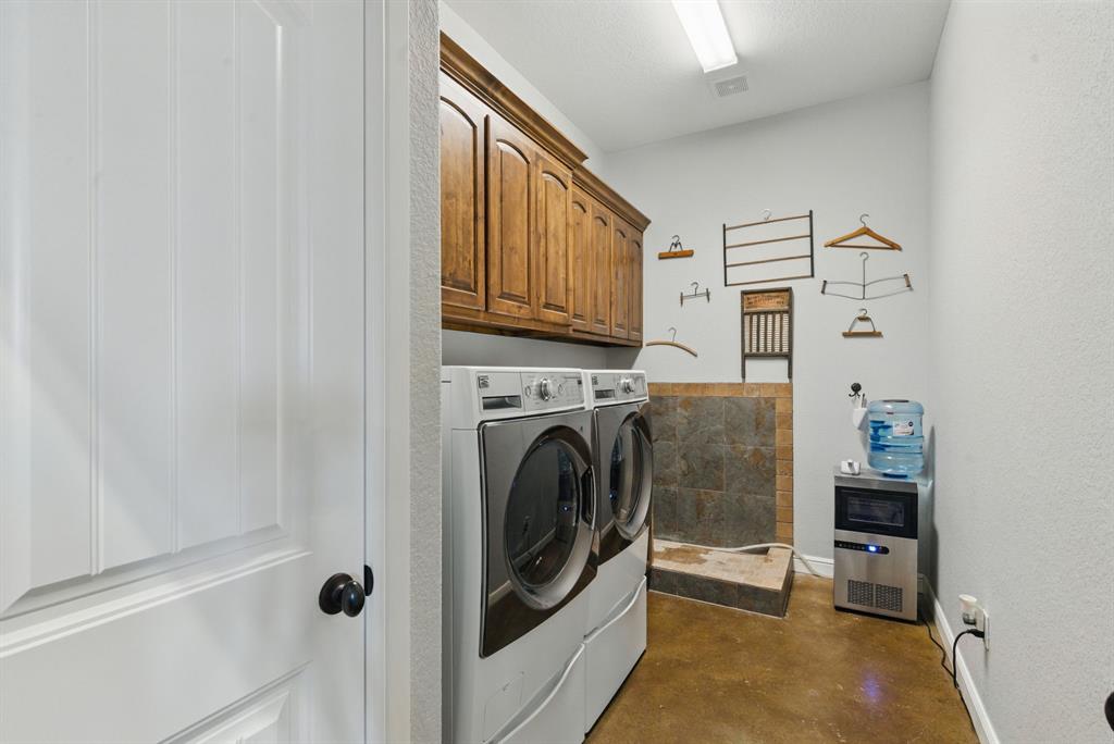 565 Ridgeway Drive Property Photo 36