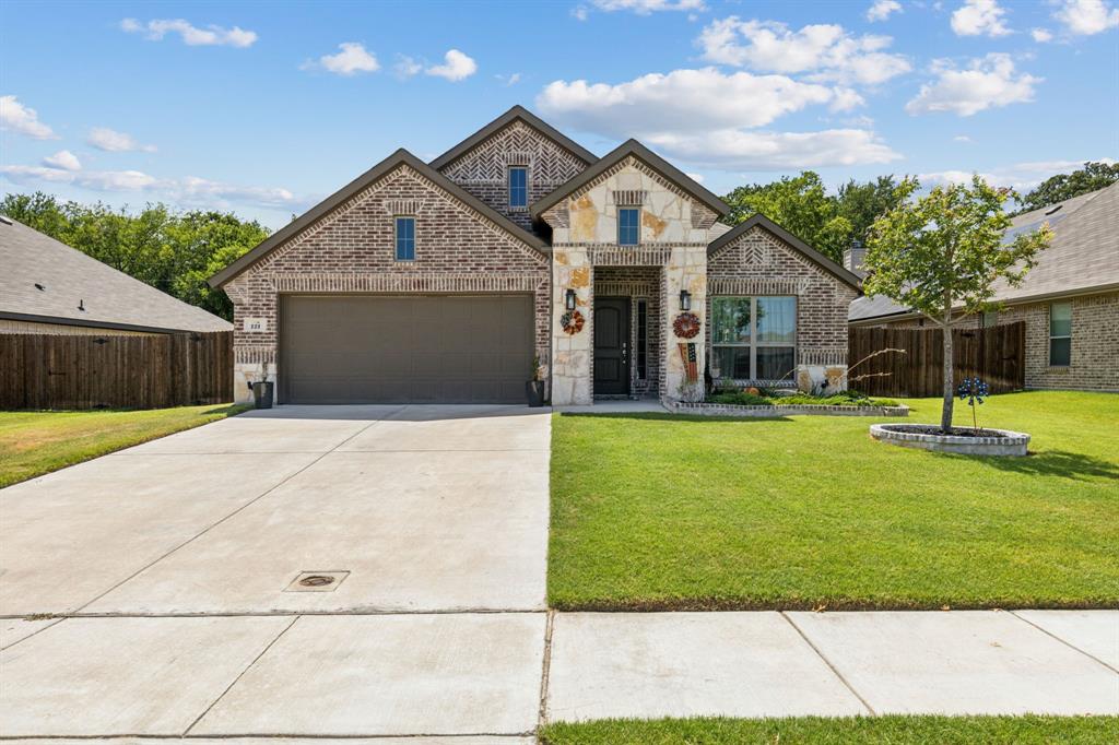 121 Gardenia Drive Property Photo 1