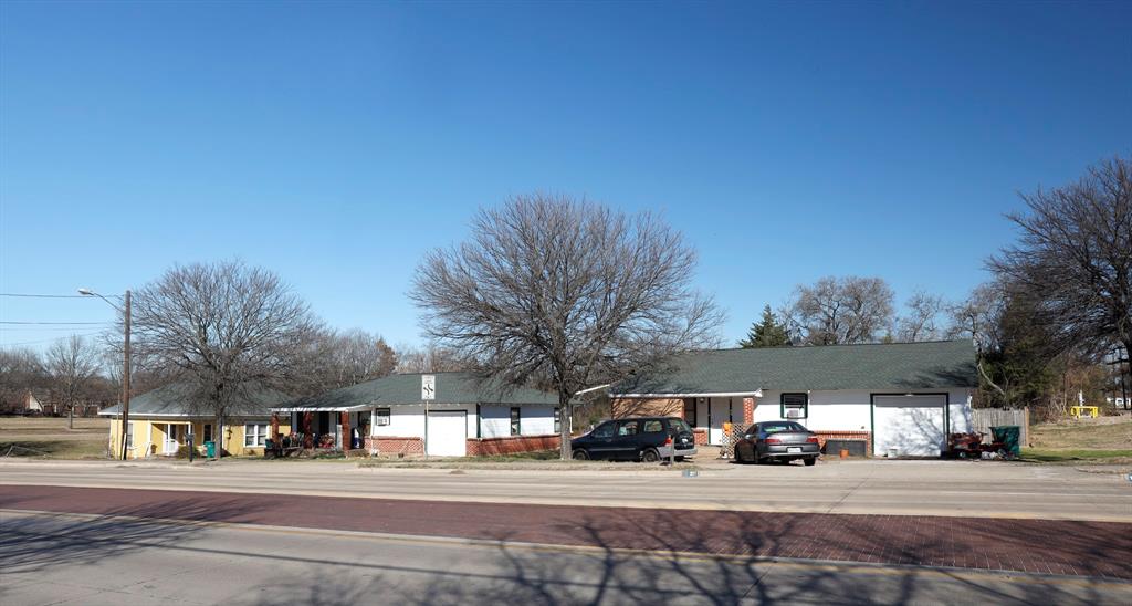 301, 303, 305 W Belt Line Road Property Photo 2