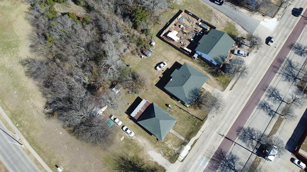 301, 303, 305 W Belt Line Road Property Photo 4