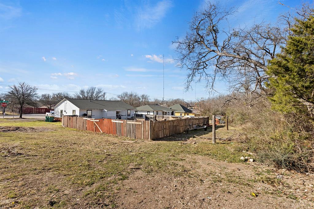 301, 303, 305 W Belt Line Road Property Photo 15