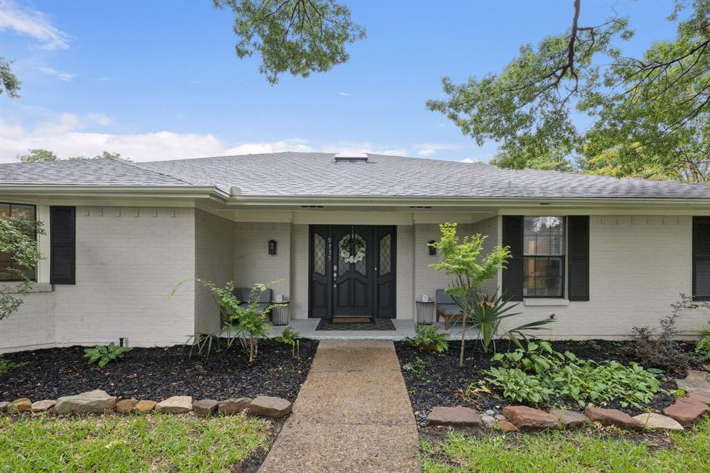 9735 Trevor Drive Property Photo 1