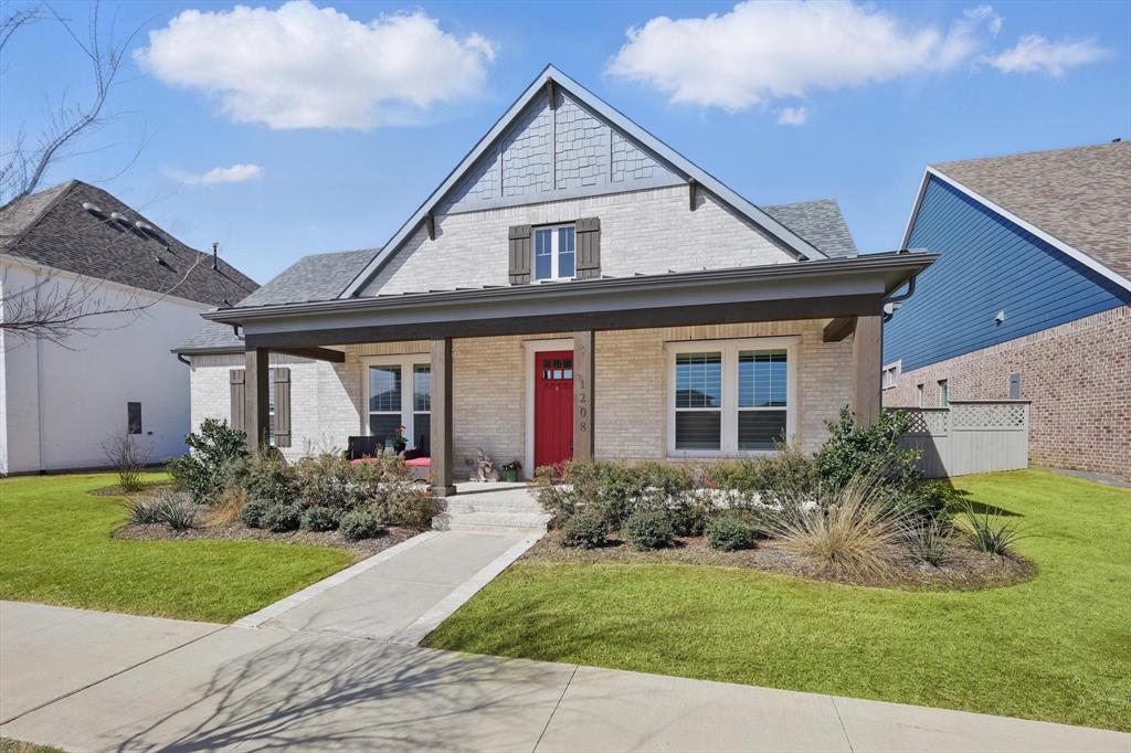 1208 S Pecan Parkway Property Photo 1