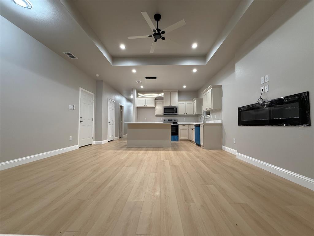 2306 Polk Property Photo 4