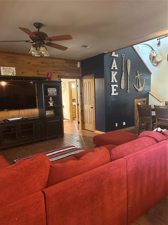 572 Oak Point Drive Property Photo 17