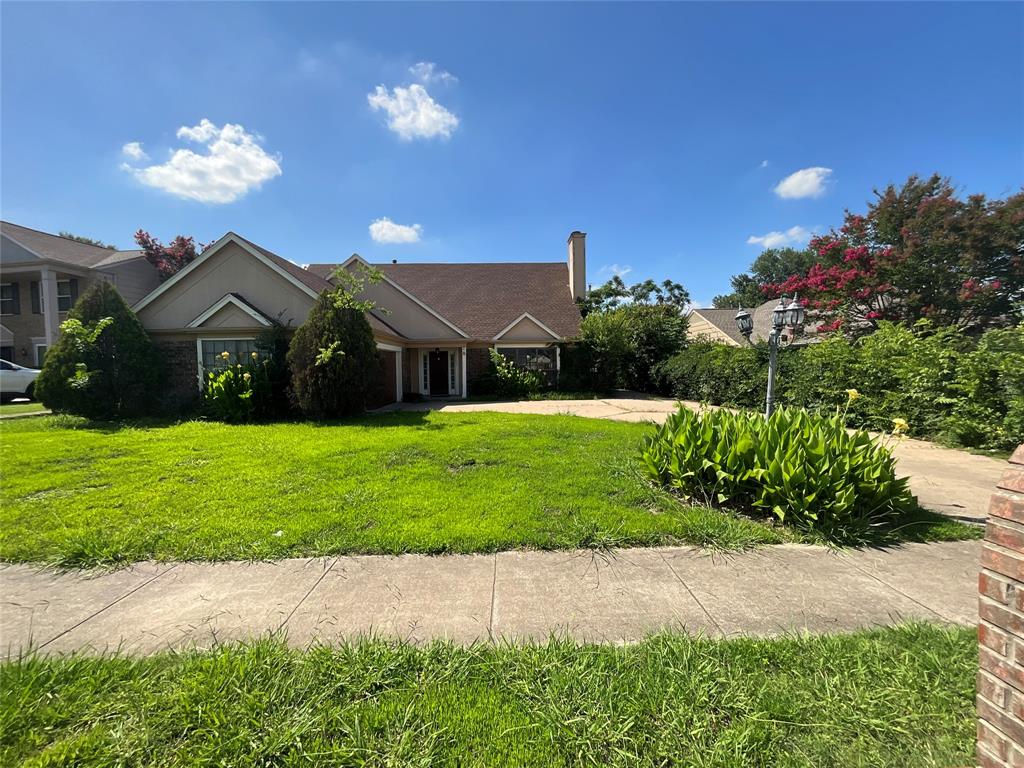 1705 Huntington Drive Property Photo 1