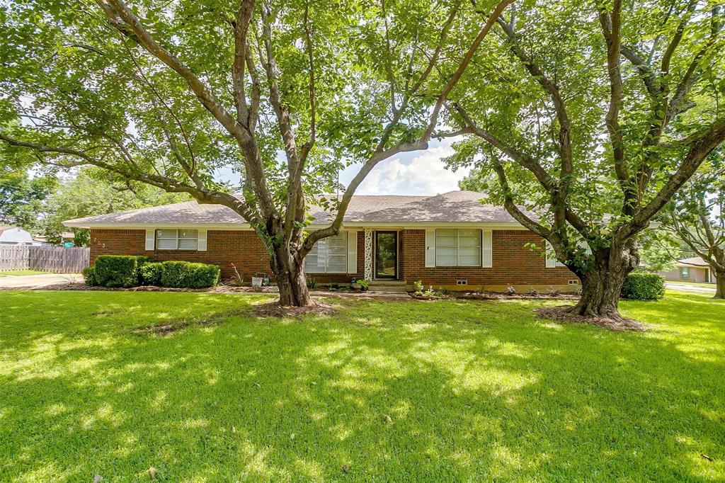 203 Lone Star Street Property Photo 1