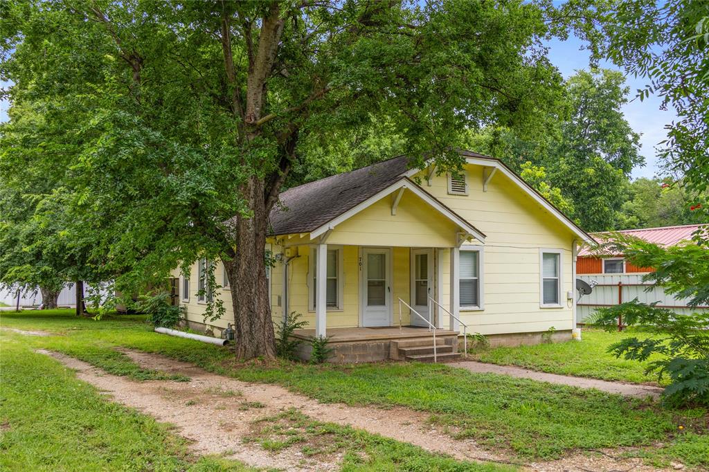 701 S Austin Street Property Photo 1