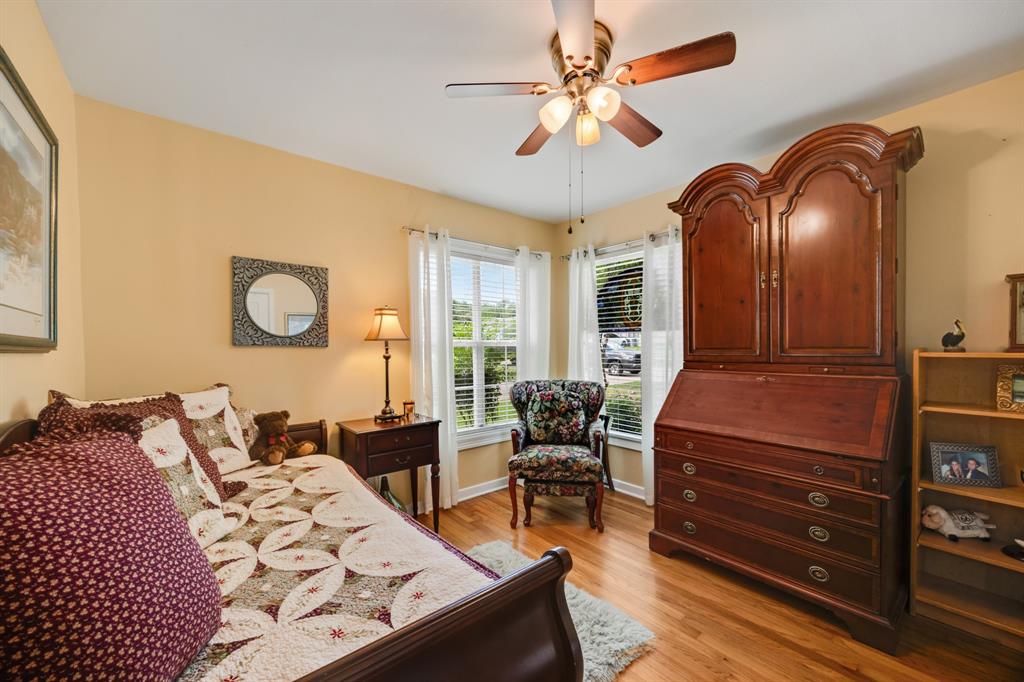 702 Nash Street Property Photo 18