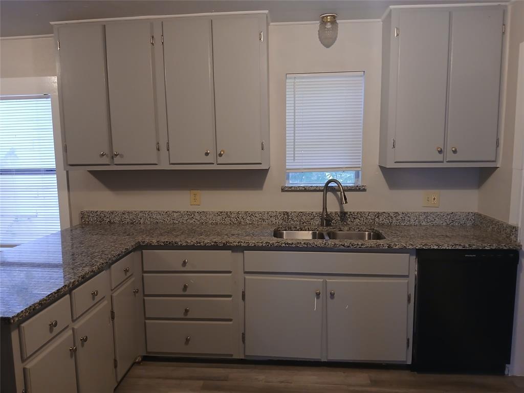 319 W Clarendon Drive Property Photo 13