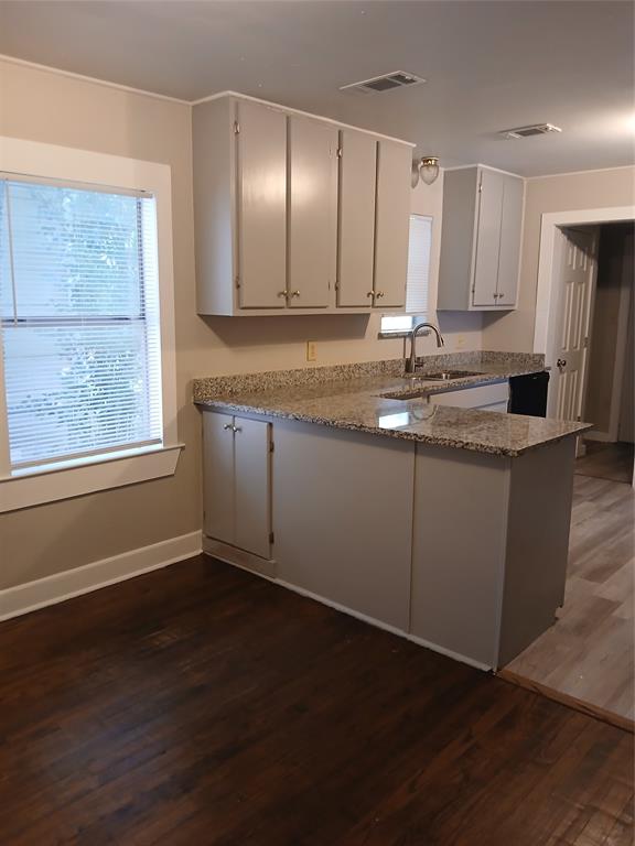 319 W Clarendon Drive Property Photo 18