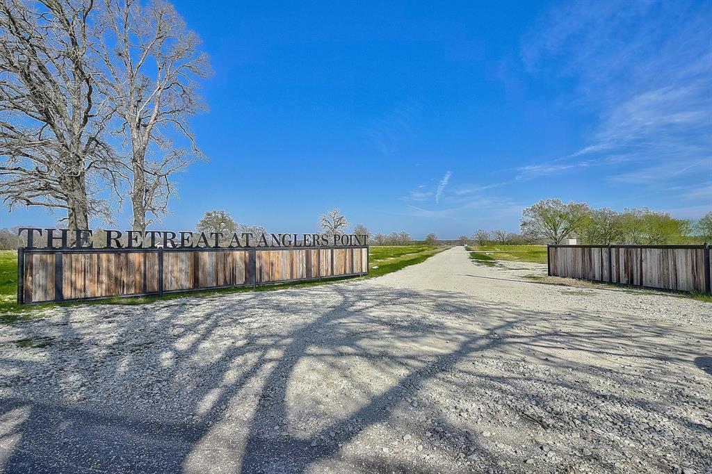 383 Anglers Point Drive Property Photo 1