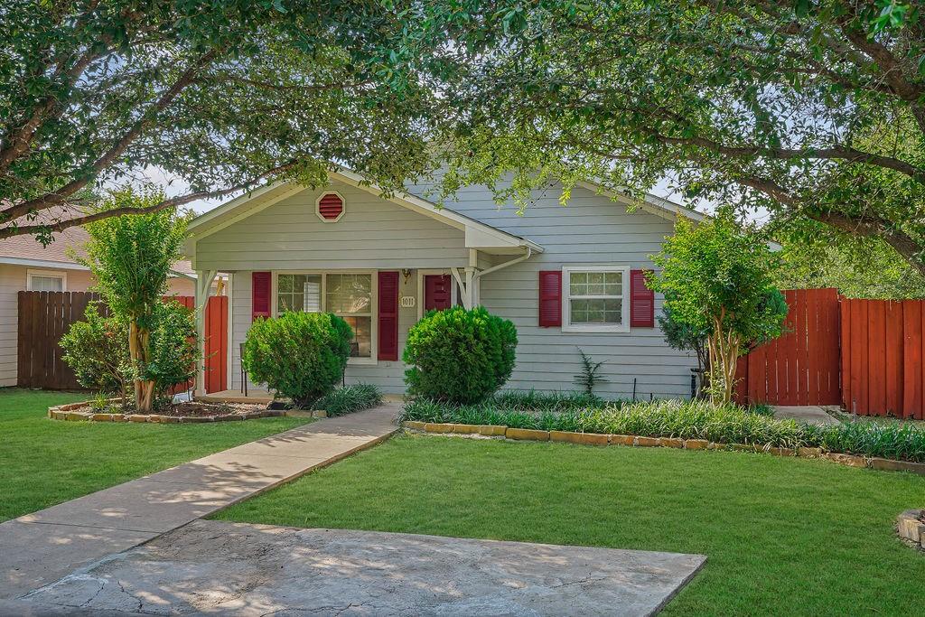 1011 Reed Road Property Photo 1