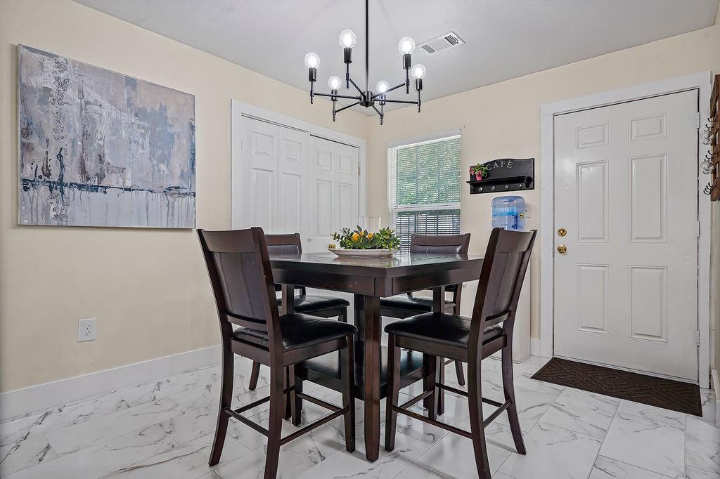 1011 Reed Road Property Photo 8