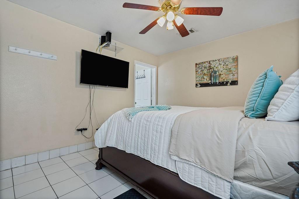 1011 Reed Road Property Photo 11