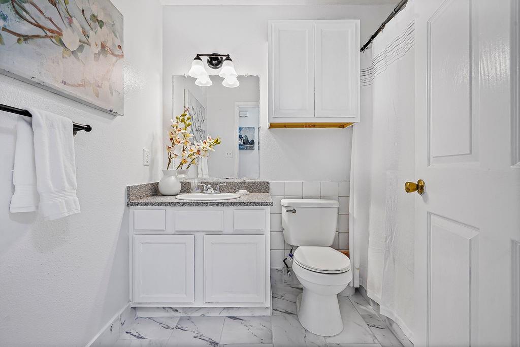 1011 Reed Road Property Photo 15