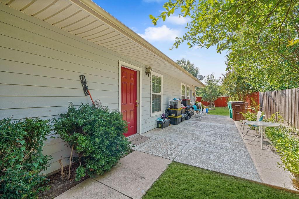 1011 Reed Road Property Photo 17