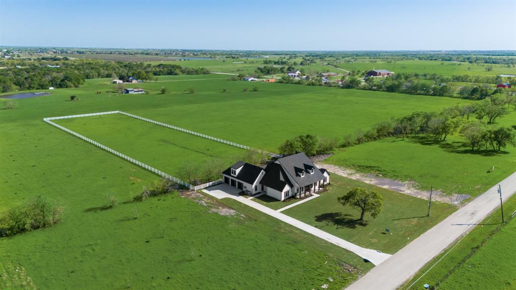 201 League Road Property Photo 1