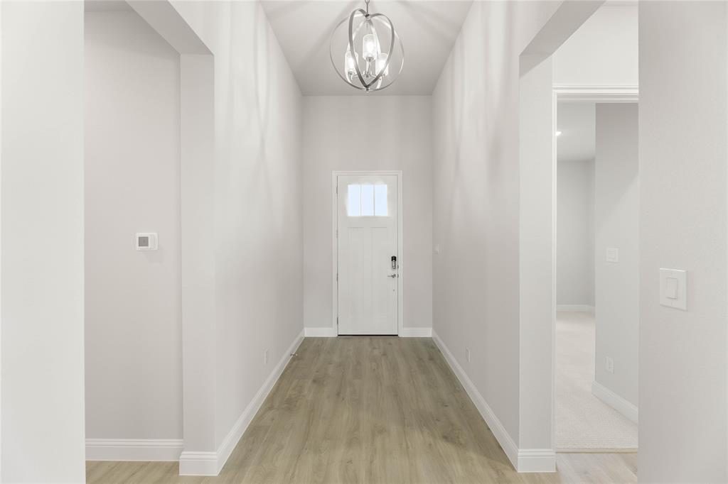 132 Evanston Court Property Photo 6