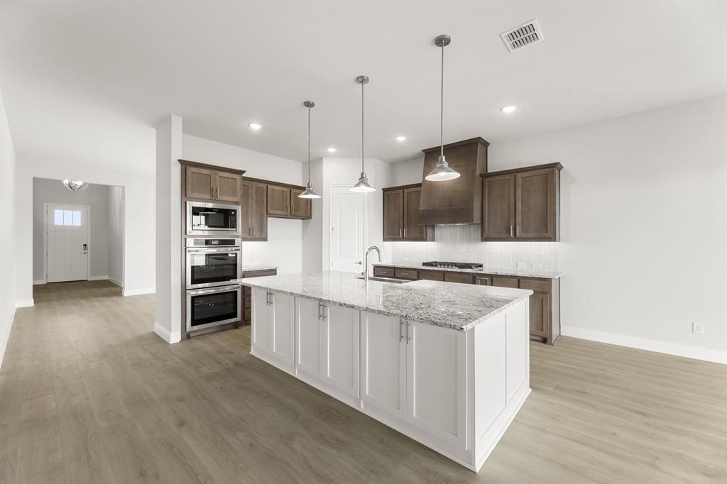 132 Evanston Court Property Photo 15