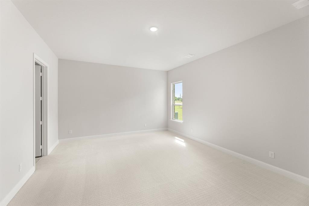 132 Evanston Court Property Photo 31