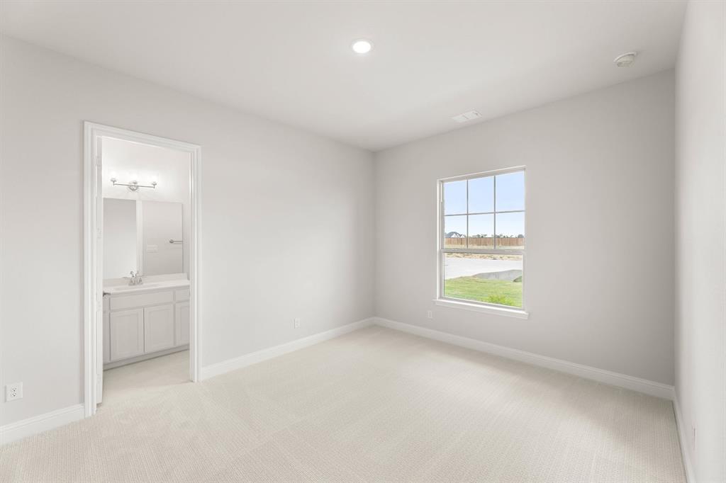132 Evanston Court Property Photo 32