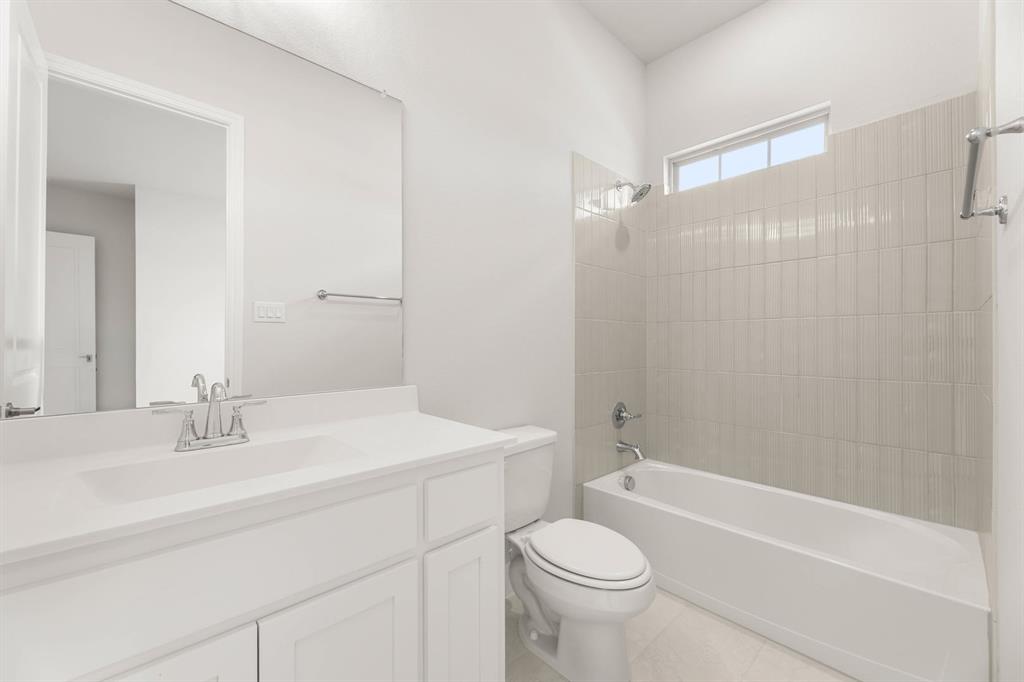 132 Evanston Court Property Photo 33