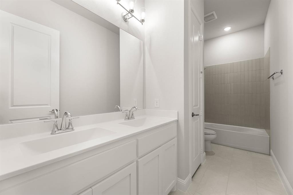 132 Evanston Court Property Photo 35