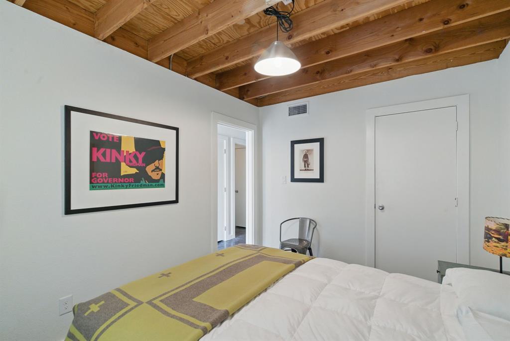 5326 Lakeshore Drive Property Photo 14