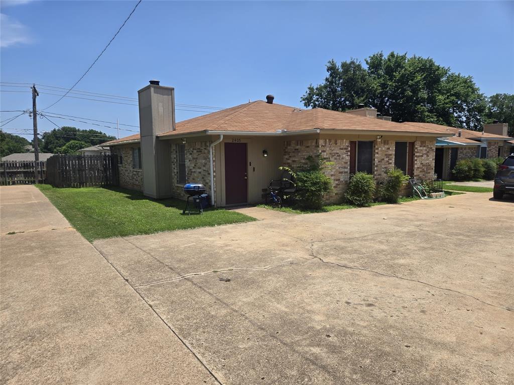 2405 Springmont Court Property Photo 1
