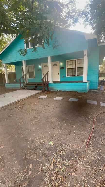 836-838 E Price Street Property Photo 1
