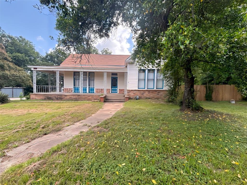 1915 N Jackson Street Property Photo 1