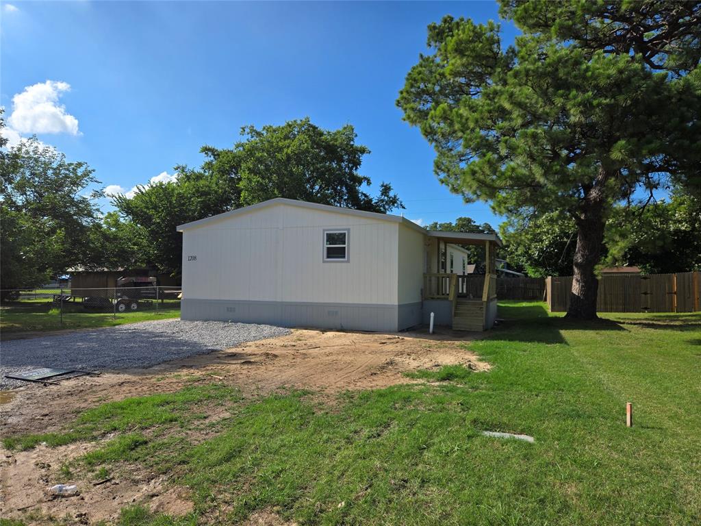 1208 Lindale Terrace Property Photo 1