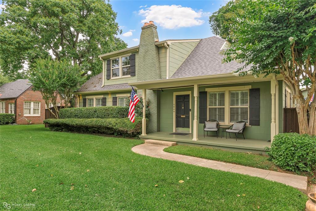 480 Albany Avenue Property Photo 1
