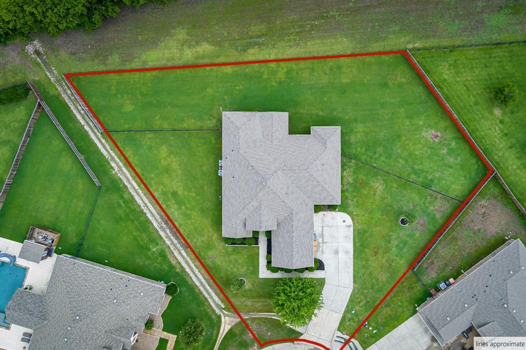 1102 Nuehoff Circle Property Photo 3